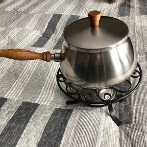 VINTAGE STAINLESS STEEL FONDUE POT WITH STAND & BURNER